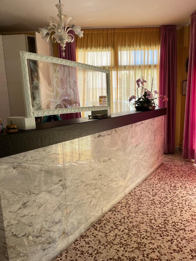 Hotel Astor Modena Luaran gambar